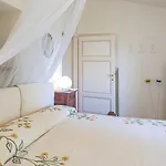 Casa Ciculino 8, Emma