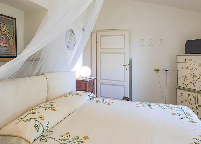 Casa Ciculino 8, Emma